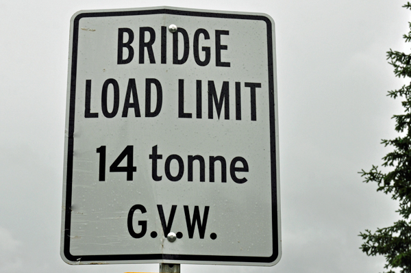 bridge load limit sign